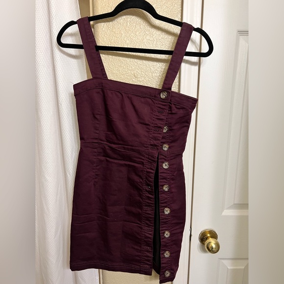 Dress with buttons on the side. - Picture 1 of 1